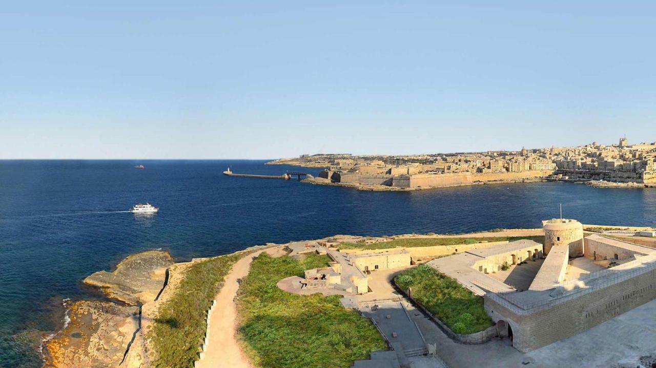 Gorgeous Apartment With Terrace In Fort Cambridge, Pool Sliema Exterior foto